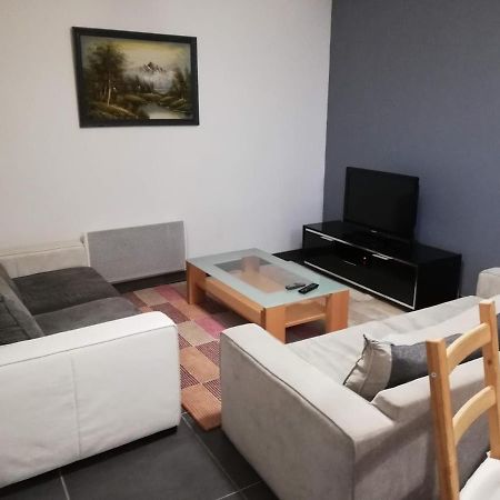 Maison Duplex & Appartement Sur Cour La Ferte-Gaucher Екстер'єр фото