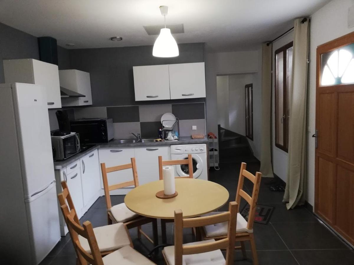Maison Duplex & Appartement Sur Cour La Ferte-Gaucher Екстер'єр фото