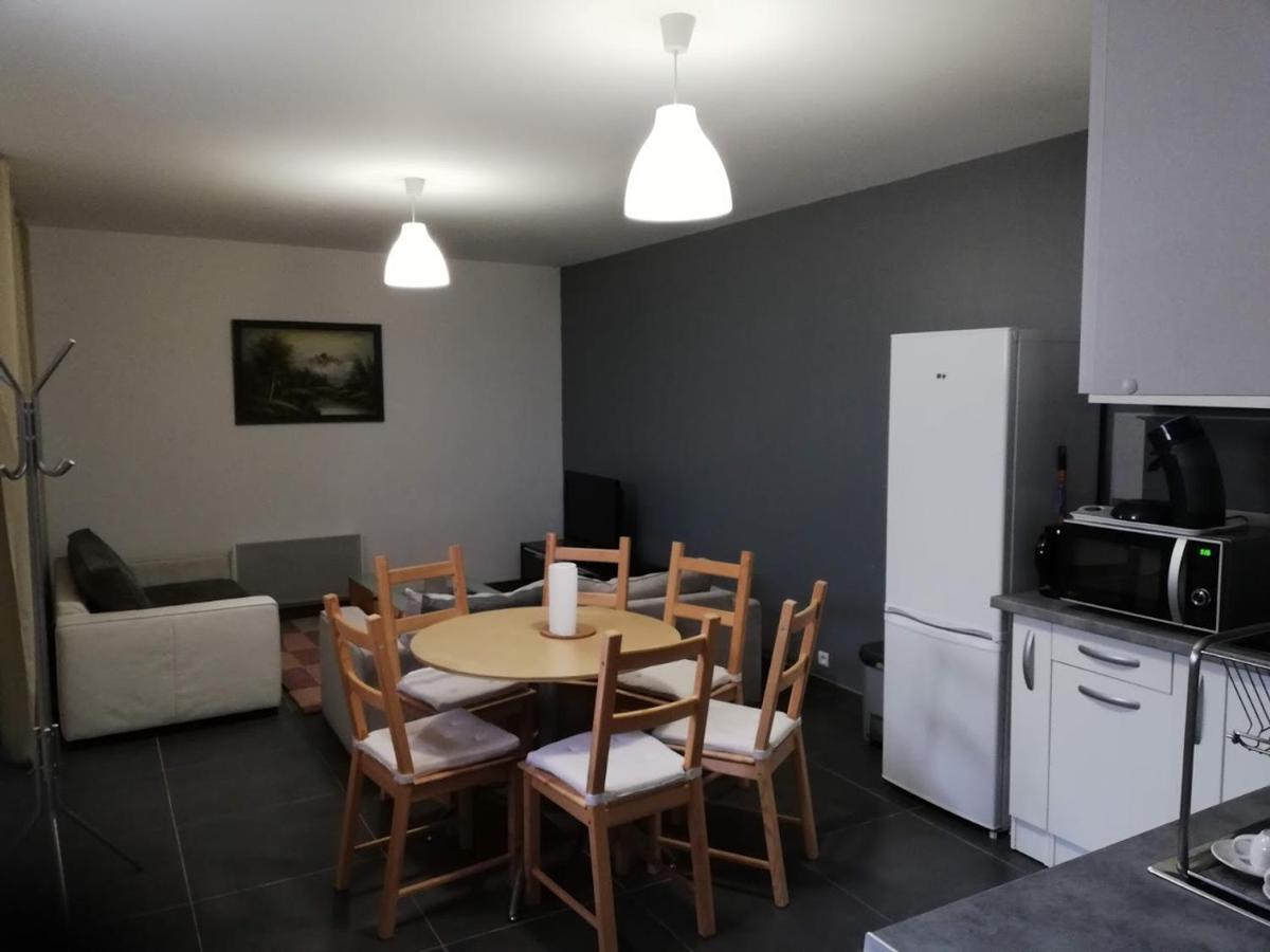 Maison Duplex & Appartement Sur Cour La Ferte-Gaucher Екстер'єр фото