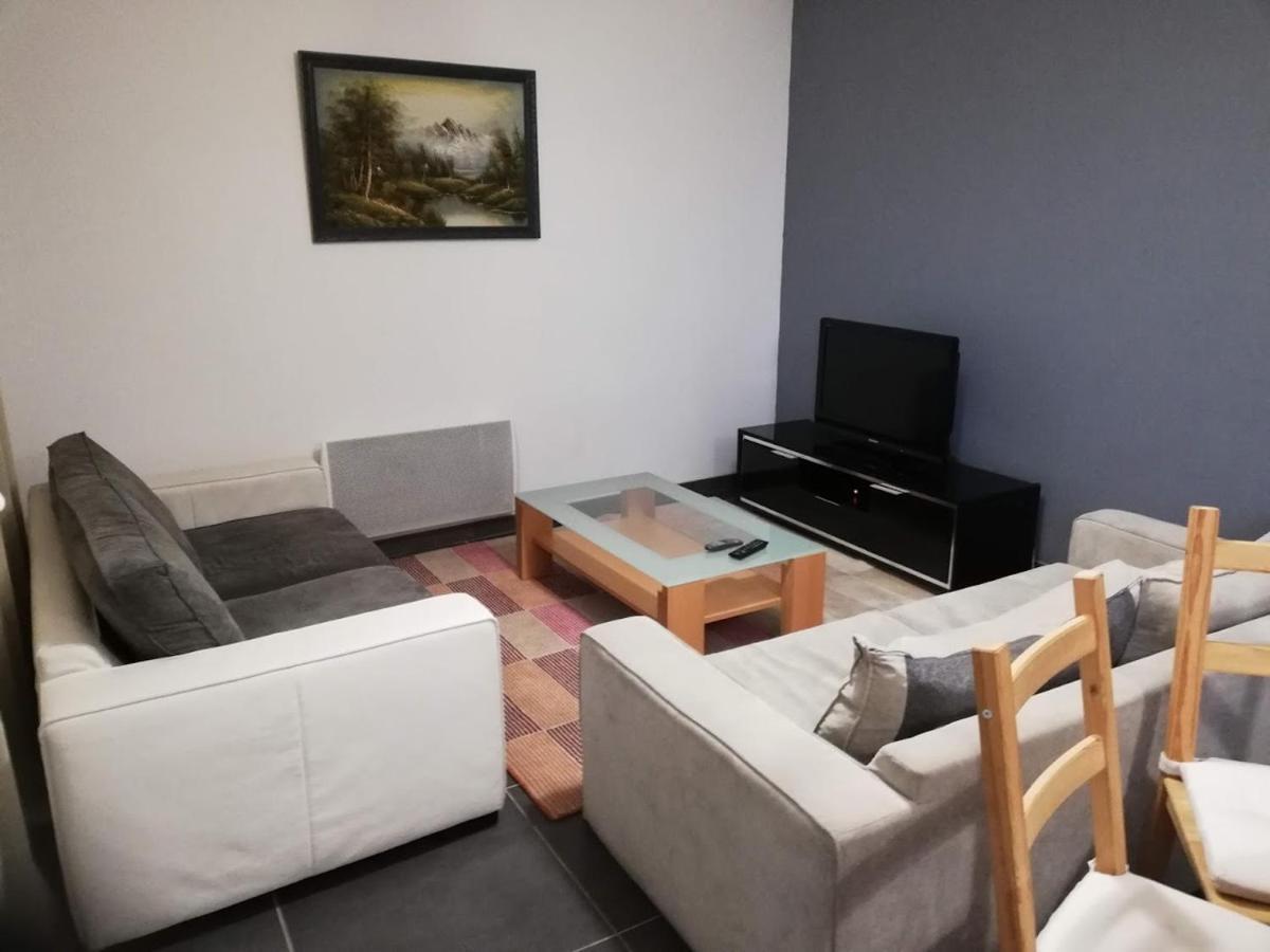 Maison Duplex & Appartement Sur Cour La Ferte-Gaucher Екстер'єр фото